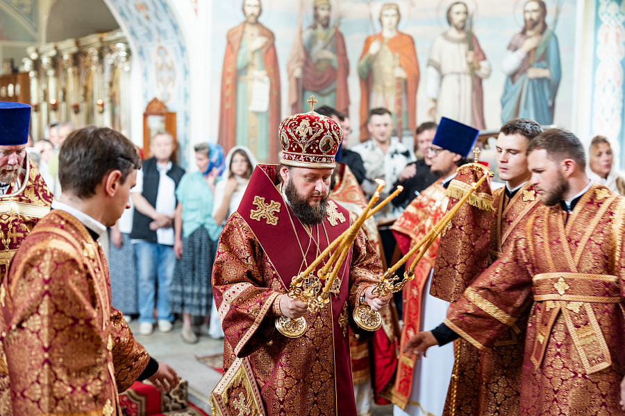 Архиерейское богослужение в Борисо-Глебском храме села Енино г.о. Серпухов